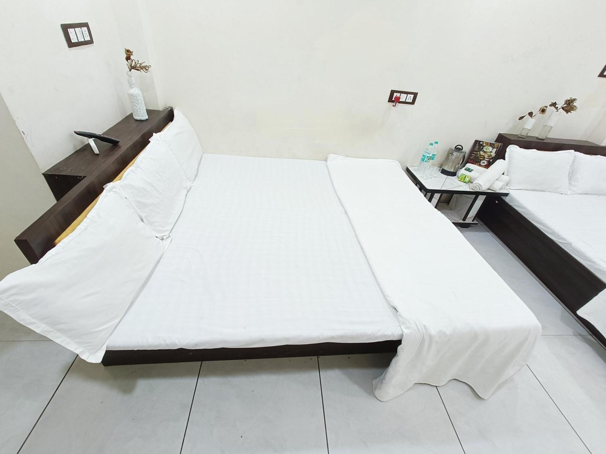 Ginger Hotels Ujjain Tower Kshipra Inn-Family Stay Airconditioned Hotel Eksteriør bilde