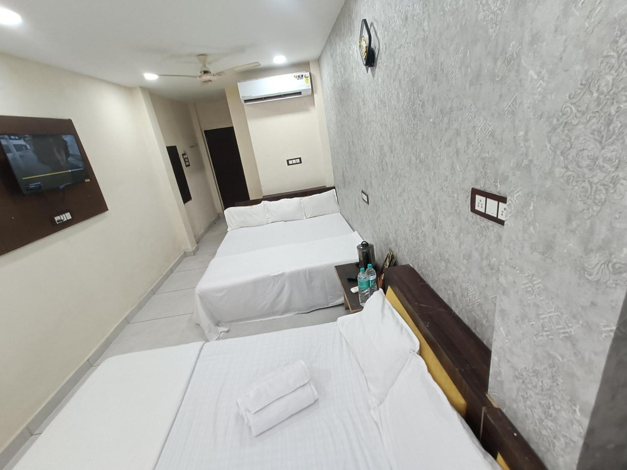 Ginger Hotels Ujjain Tower Kshipra Inn-Family Stay Airconditioned Hotel Eksteriør bilde